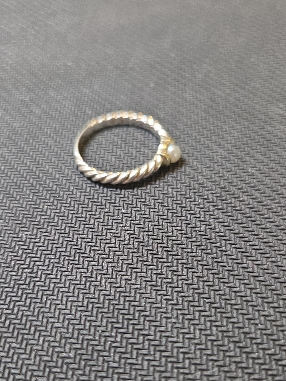 David Yurman Silver Twisted Cable Ring with White Pearl - Picture 2 of 4
